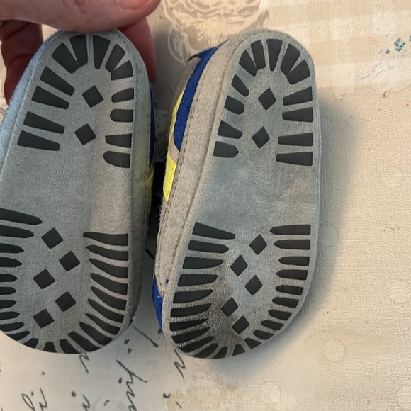 Carters boy shoes - Picture 2 of 2